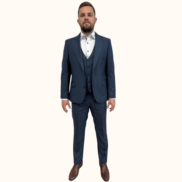Odkrijte moško tridelno obleko slim fit MAXX v modri barvi. Ta elegantna in moderna obleka je idealna za poslovne in posebne priložnosti. Poudarja vašo postavo z udobnim krojem in kakovostnimi materiali. Nakupujte zdaj!
