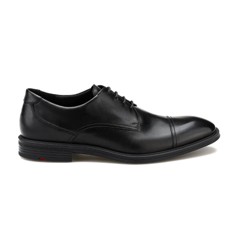 Moški elegantni čevlji LLOYD X-MOTION 150 BLACK iz črnega gladkega usnja z vezalkami, usnjeno podlogo in inovativno tehnologijo X-MOTION za vrhunsko udobje pri poslovnem in svečanem nošenju.