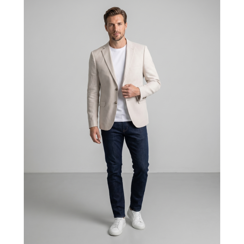Odkrijte eleganco z moškim suknjičem MATEO v svetlo bež barvi. Moderen kroj, vrhunsko udobje in popolna izbira za poslovni ali casual videz. Idealni moški blazer za vsak stil.
